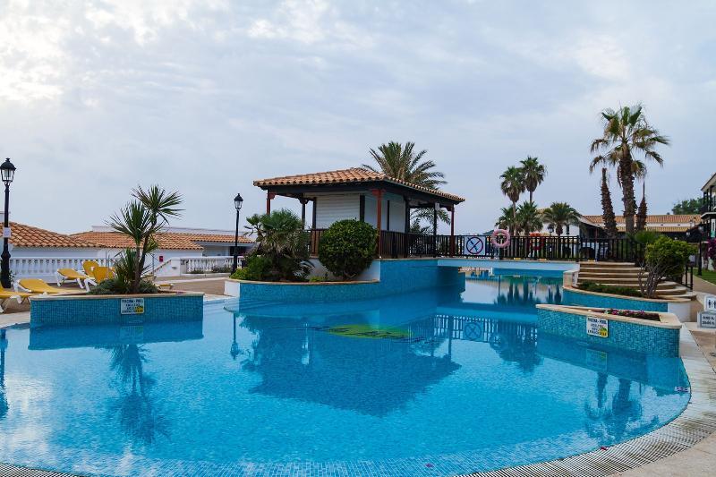 Seth Isla Paraiso Arenal d'en Castell Exterior foto